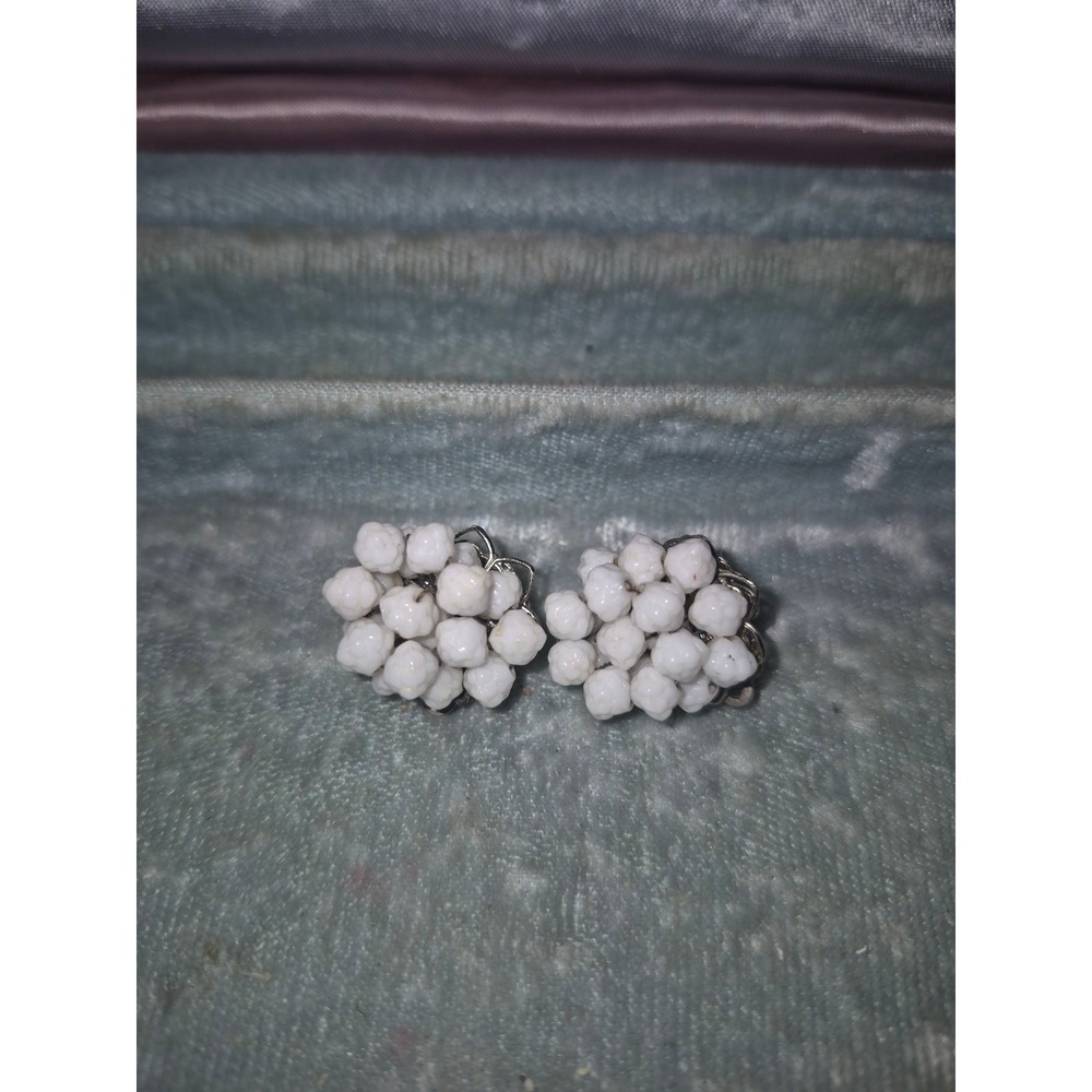 Vintage Signed Alice Caviness Cluster Clip On Earrings Cream White Beads